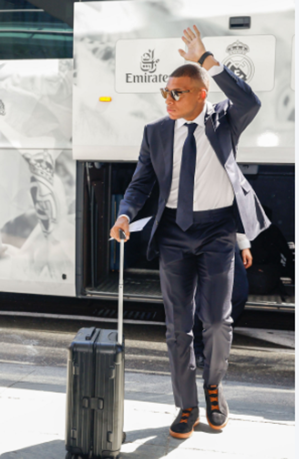 Mbappé desata la locura: así fue la llegada del Real Madrid a Varsovia para disputar el primer título de la temporada