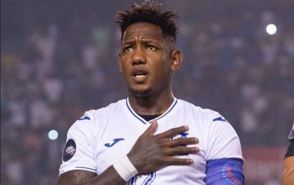 Diego Vázquez le entregó el gafete de capitán a Romell Quioto en la Selección de Honduras para los juegos de junio por Liga de Naciones. FOTO: Mauricio Ayala.