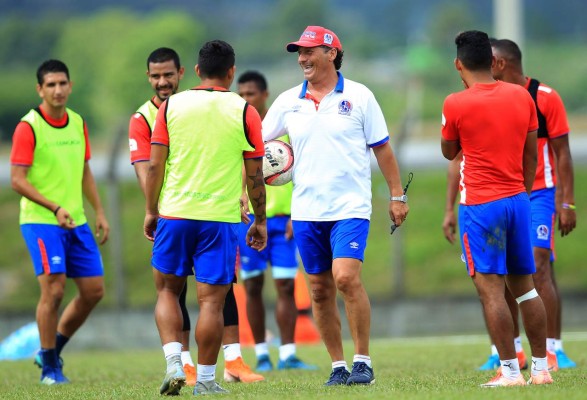 Pedro Troglio sobre el Motagua-Olimpia: '¿Cuál es la seguridad con ir a Comayagua o Juticalpa?”