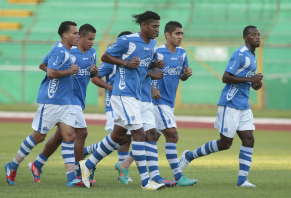 Carlo Costly resguardado.