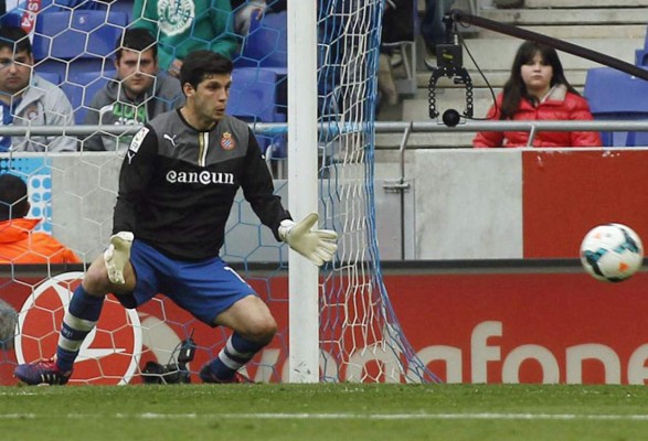 Los jugadores de campo que se vieron obligados a hacerla de portero