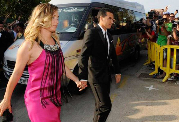 Xavi Hernández contrae matrimonio en Blanes con Nuria Cunillera.