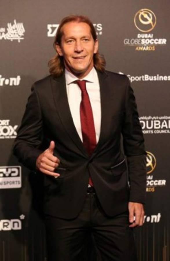 Georgina Rodríguez deslumbra en la gala de los premios Globe Soccer Awards con un sensual vestido