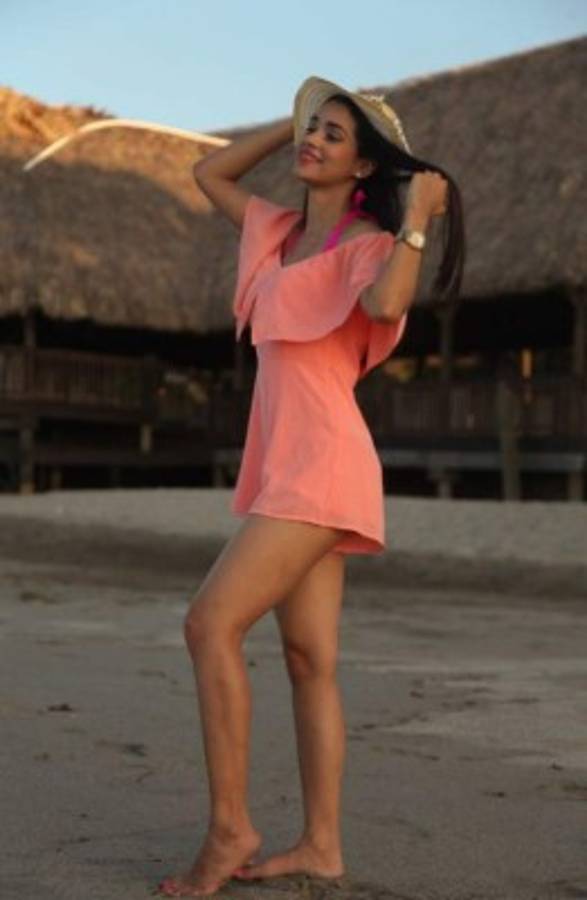 Las infartantes fotografías de Katherine Perla, la modelo ceibeña que se derrite por Kaká y CR7