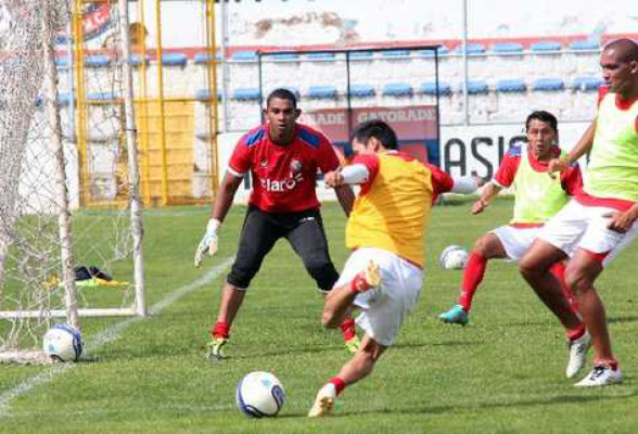 Xelajú, otro grande centroamericano que se preocupa por el descenso