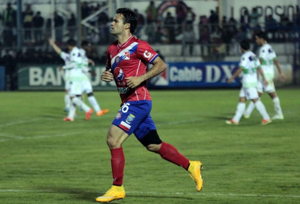 El Xelajú avanza a la final tras vencer al Sanarate del argentino Centrone