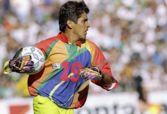 Messi y los otros dorsales extraños en el fútbol: Un centrocampista top utilizó el número 1