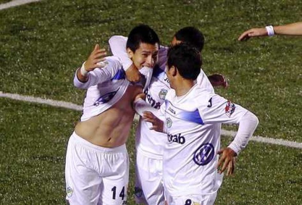 Saprissa confirma el fichaje del guatemalteco Rafa Morales