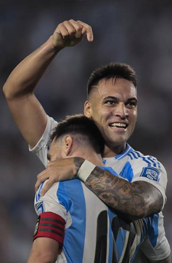 El famoso streamer que logró su foto con Messi y el chico de 20 años que debutó con Argentina y sorprendió a Leo ante Bolivia