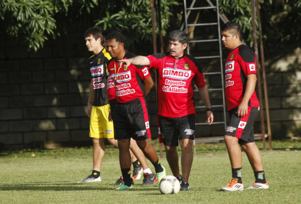 Presentan a Pepe Treviño y realiza su primer entrenamiento con Real España.