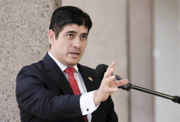 Presidente de Costa Rica juramenta a la selección que jugará en Rusia 2018