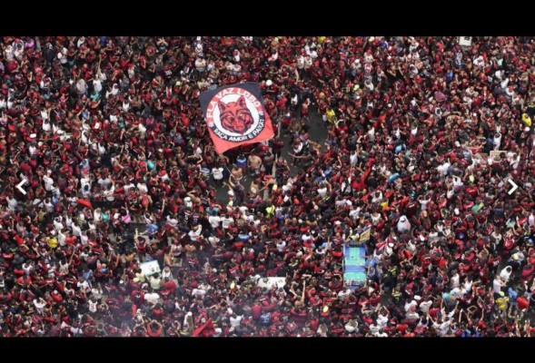 Eufórica celebración del Flamengo en Río de Janeiro tras ganar la Copa Libertadores