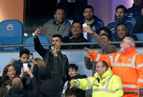 En fotos: La locura en Manchester por Messi, la celebración de Salah y el cabezazo de Cristiano