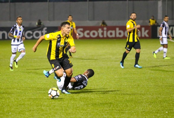 EN FOTOS: Así fue el juego entre Tauro y Real España en Liga Concacaf