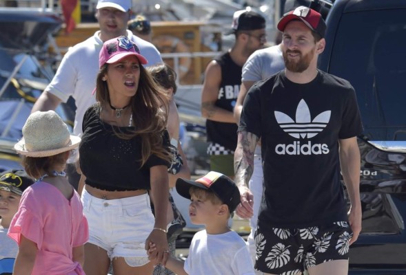 FOTOS: Así pasan vacaciones los cracks del Barcelona; Messi y Antonella la rompen