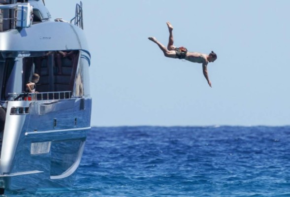 ¿Quién es la rubia? Las vacaciones de Zlatan Ibrahimovic: Yate de lujo y entrenamiento insólito