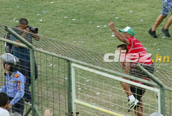 ¡Alegría y tristeza! Así festejó Marathón la clasificación a la final del Clausura