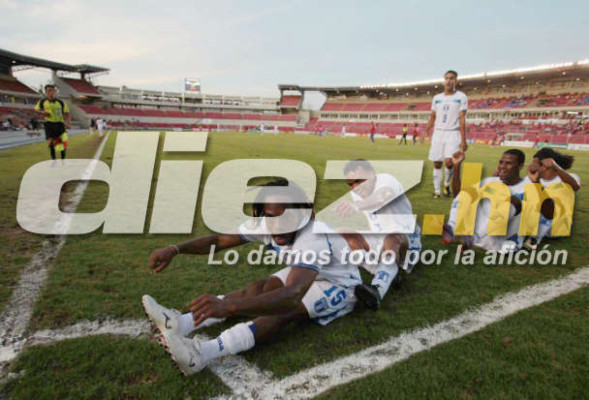 Postales Honduras Campeón Copa Uncaf 2011.
