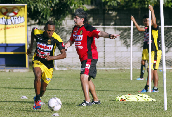 Presentan a Pepe Treviño y realiza su primer entrenamiento con Real España.