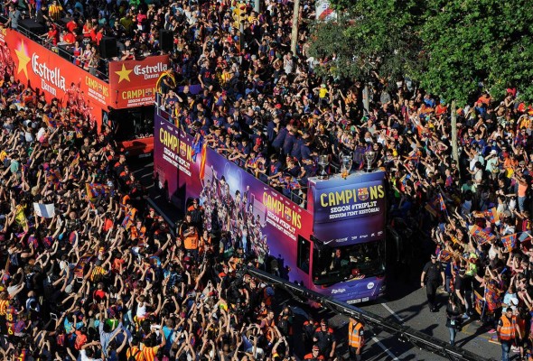 Barcelona celebra en su ciudad el título de Champions