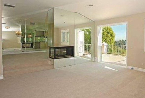 Especial: Por esta lujosa mansión y el tequila honor quieren investigar a Kate del Castillo