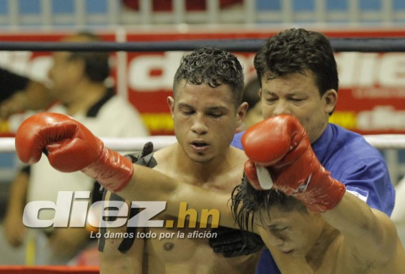 'Cadejo” Durán derrota al nicaragüense 'Machine” Téllez