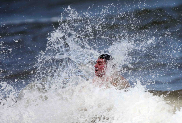 Selección de Honduras entrena en las playas.