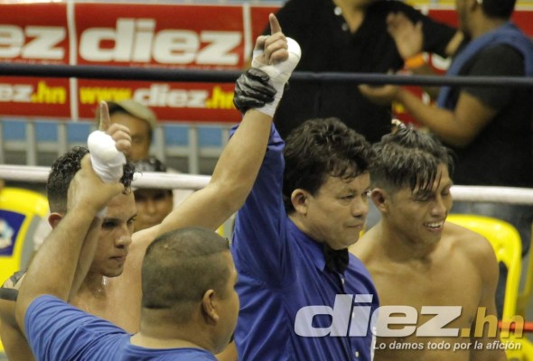 'Cadejo” Durán derrota al nicaragüense 'Machine” Téllez