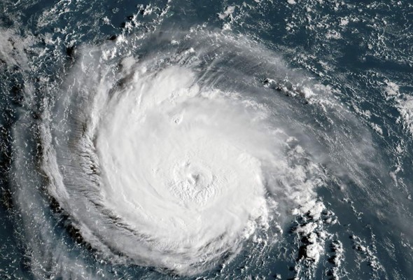 Así esperan en las costas de las Carolinas al poderoso huracán Florence