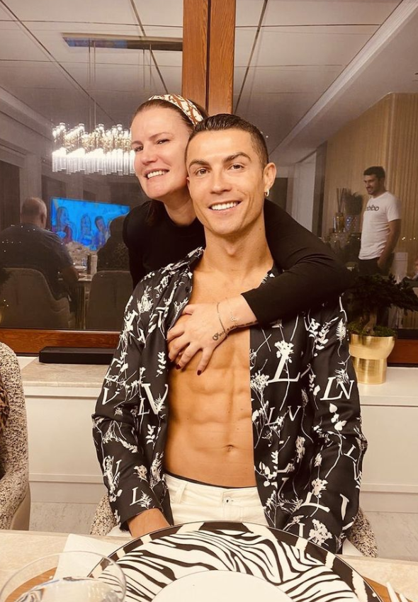 La hermana de Cristiano Ronaldo, obligada a cerrar la tienda de ropa CR7 en Madeira y muestra cómo quedó