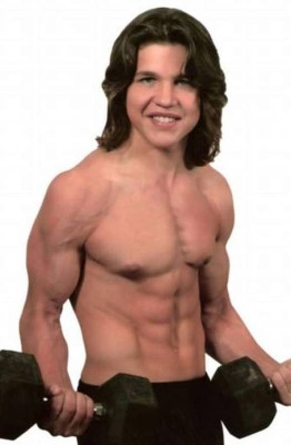 GALERÍA: Así luce ahora Richard Sandrak, el pequeño Hércules