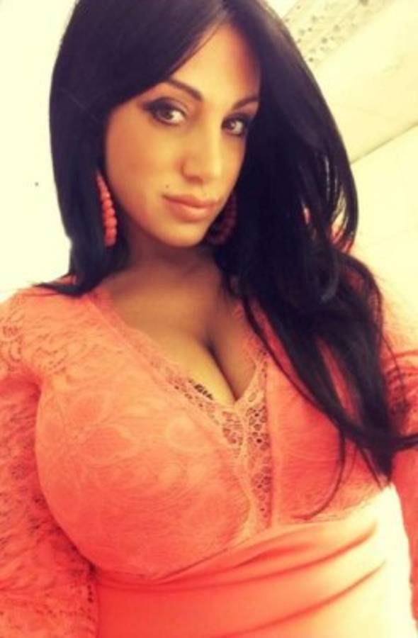 ¡EXPLOSIVA! Marika Fruscio, la sexi aficionada del Napoli que tiene de cabeza a la Serie A