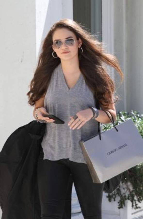 FOTOS: Así luce Madisson Pettis, la 'hija' de la Roca en 'Entrenando a Papá'