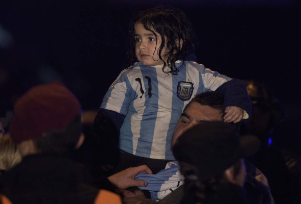 Fotos: Argentinos salieron a las calles para decirle a Messi, 'no te retires'