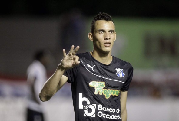 Romell Quioto con pie y medio fuera de Olimpia; estos son los rumores y fichajes en Honduras
