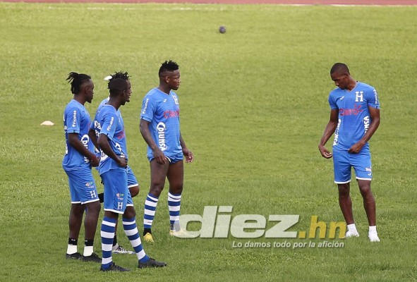 Bromas y alegría: Así fue el entreno de la Selección de Honduras antes de viajar a Barcelona