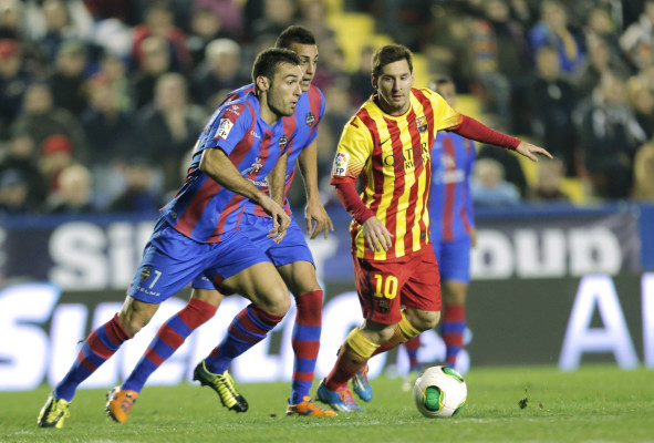 Con triplete de Tello, Barcelona vence 4-1 al Levante en Copa del Rey