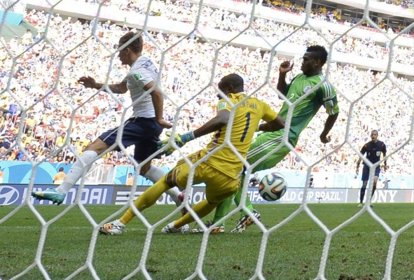 Francia calificó a cuartos de final tras derrotar por 2-0 a Nigeria