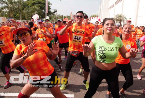 Vibrante ambiente en el Circuito Asics San Pedro Sula .