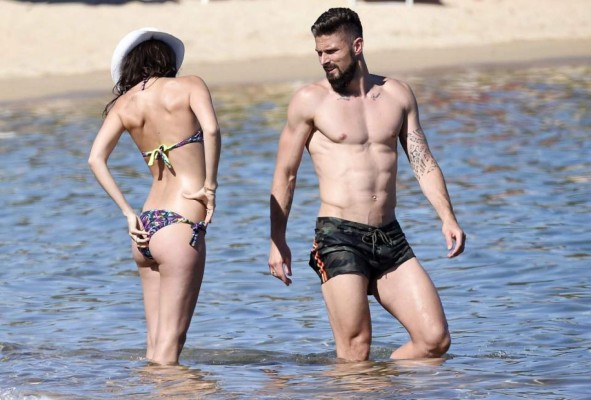 Así disfrutran las vacaciones de los cracks, la mujer de James y Navas sorprenden