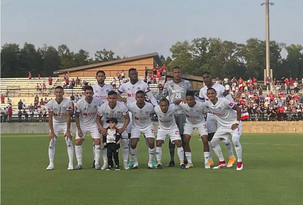 ¡El invasor que detuvó seguridad! Así se vivió en imágenes el amistoso entre Olimpia-Motagua en Charlotte