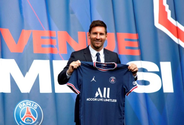 Le ofreció ayuda y entregó una tarjeta con su número: la sorpresa que se llevó Messi en su presentación con el PSG&nbsp;&nbsp;