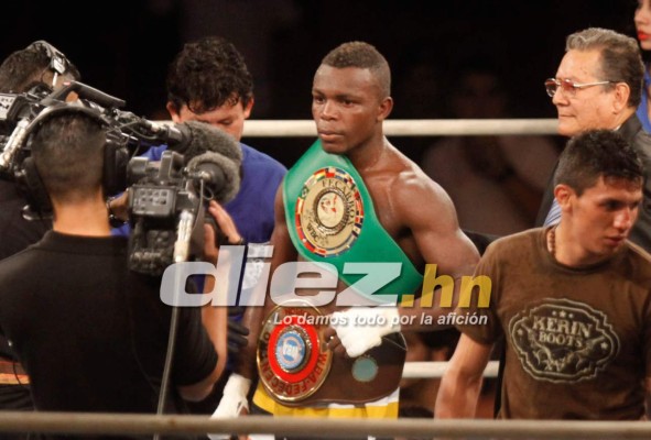 La mejores imágenes de la pelea etre el Escorpión Ruiz vs 'Veneno” Domínguez