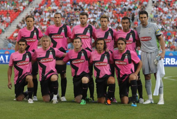 Equipos que se han unido a la lucha contra el cáncer de mama vistiendo de rosado&nbsp;&nbsp;