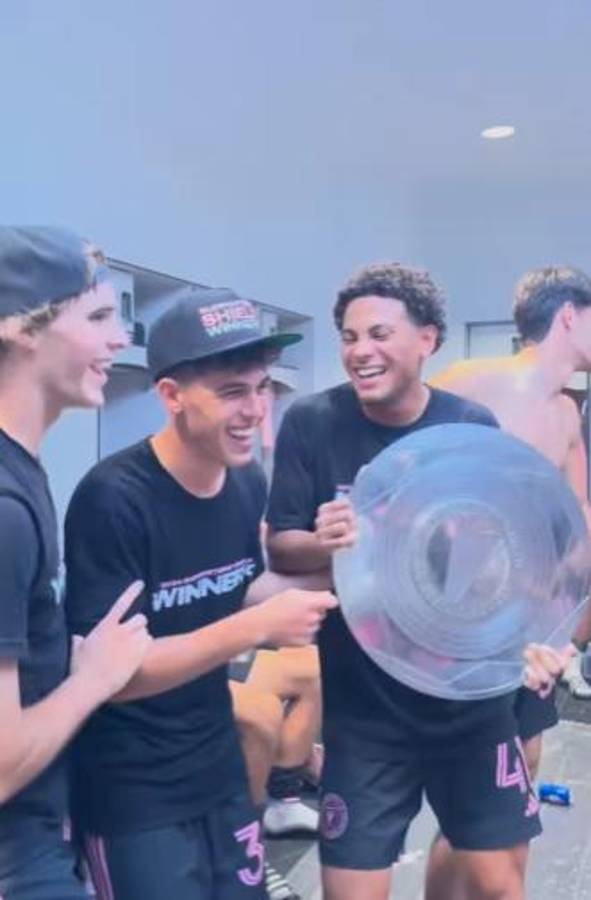 David Ruiz festejando con Messi: locura del Inter Miami tras ganar su segundo título y Beckham se rinde al argentino