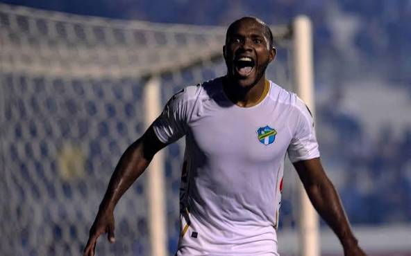 Juan Luis Anangonó le marcó un hat-trick al Motagua en la final de vuelta de la Liga Concacaf en 2021.