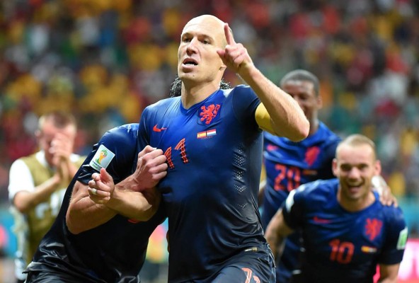 Holanda humilló a la campeona del mundo España 5-1