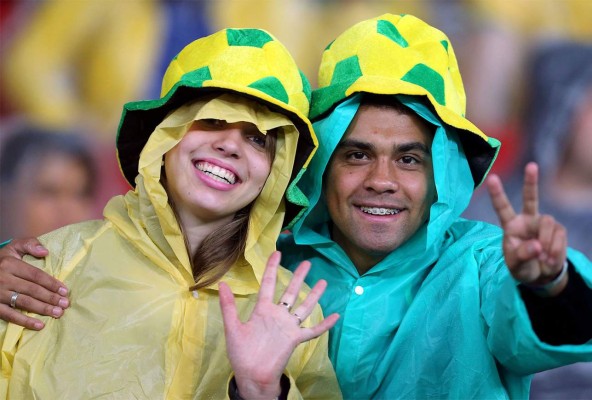 Ambiente del Brasil-Honduras en el estadio Beira-Rio en Porto Alegre