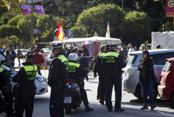 FOTOS: Seguridad de pies a cabeza en el Bernabéu para el clásico