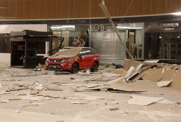 Terror, destrozos y una decena de muertos provoca fuerte sismo del jueves